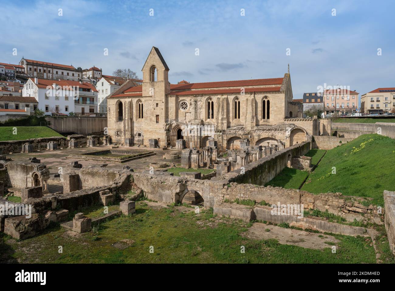 Ruinen des Klosters Santa Clara-a-Velha - Coimbra, Portugal Stockfoto