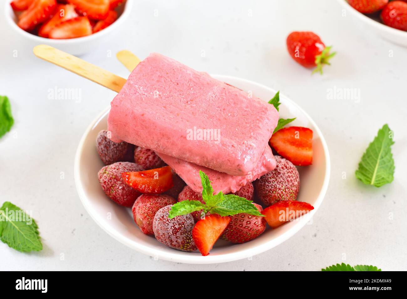 Eislutscher pop -Fotos und -Bildmaterial in hoher Auflösung – Alamy Eislutscher pop -Fotos und -Bildmaterial in hoher Auflösung – Alamy