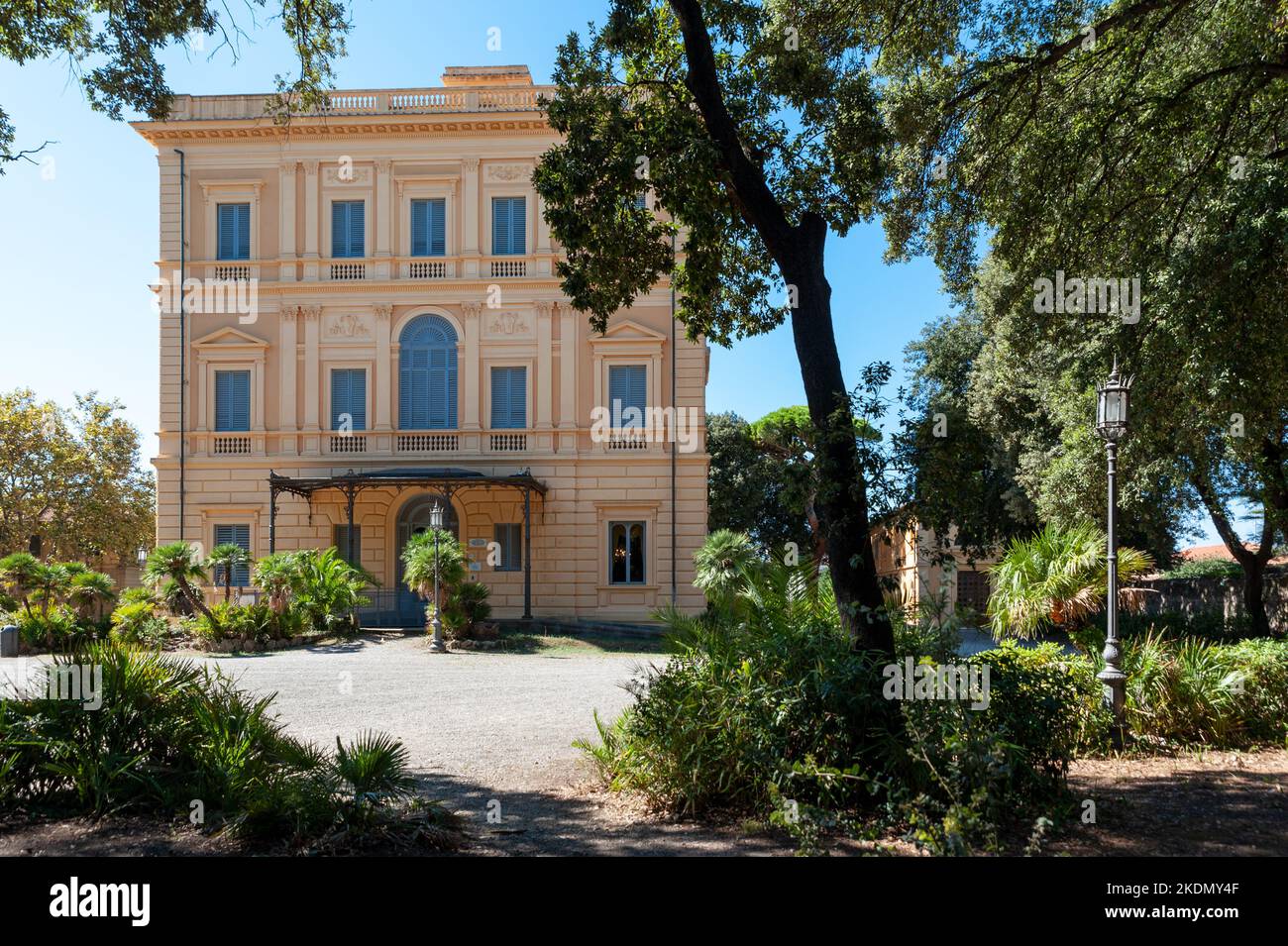 Villa Mimbelli, Giovanni Fattori Bürgermuseum. Gebäudefassade, Blick vom Park. Stockfoto