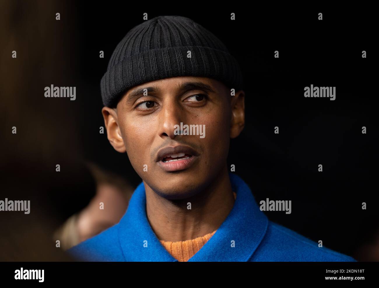 München, Deutschland. 07.. November 2022. Tedros 'Teddy' Teclebrhan, Schauspieler, kommt zur deutschen Premiere des Films 'die Zauberflöte - das Erbe der Zauberflöte' am Gärtnerplatztheater an. Quelle: Sven Hoppe/dpa/Alamy Live News Stockfoto