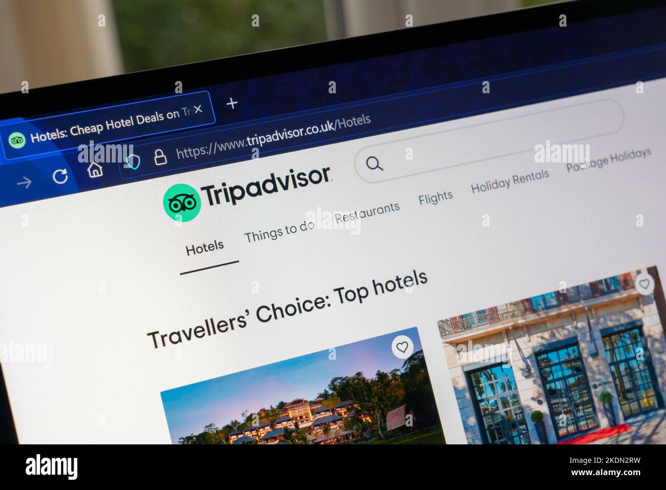 TripAdvisor, Inc. Ist ein amerikanisches Online-Reiseunternehmen, das eine Website und eine mobile App mit nutzergenerierten Inhalten und einer Vergleichsportal betreibt Stockfoto