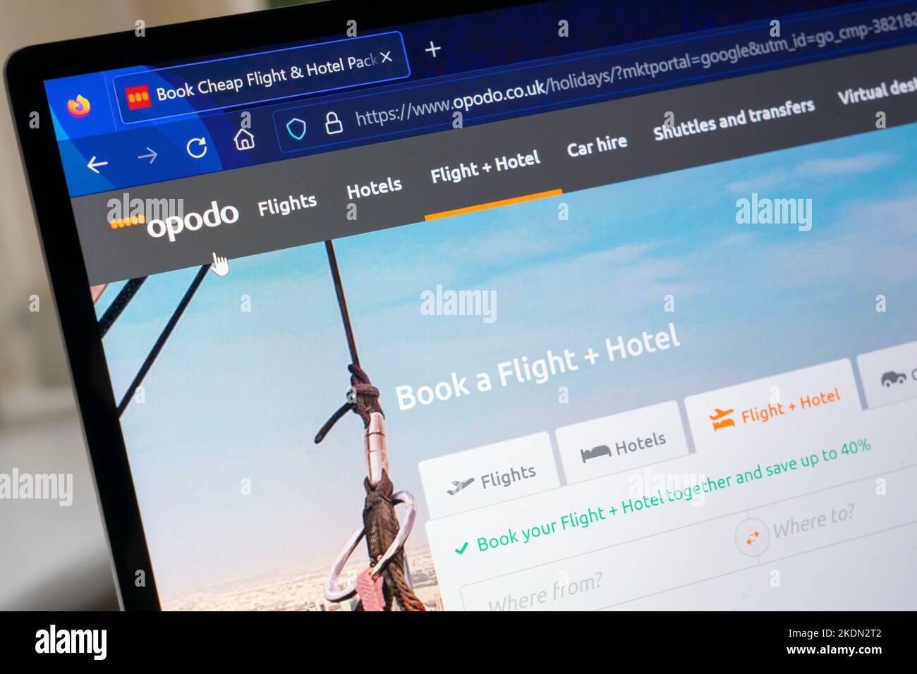 Opodo ist ein Online-Reisebüro, das Angebote für reguläre und Charterflüge, Low-Cost-Fluggesellschaften, Hotels, Kreuzfahrten, Autovermietung, Urlaubspakete Stockfoto