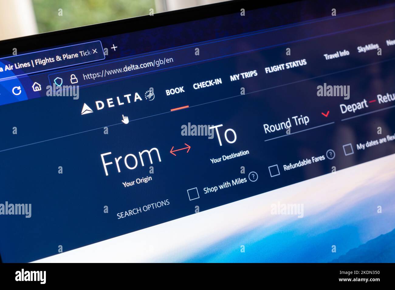 Website-Buchungsseite für Delta Air Lines, Inc., in der Regel als Delta bezeichnet, eine der größten Fluggesellschaften der Vereinigten Staaten und eine ältere Fluggesellschaft Stockfoto