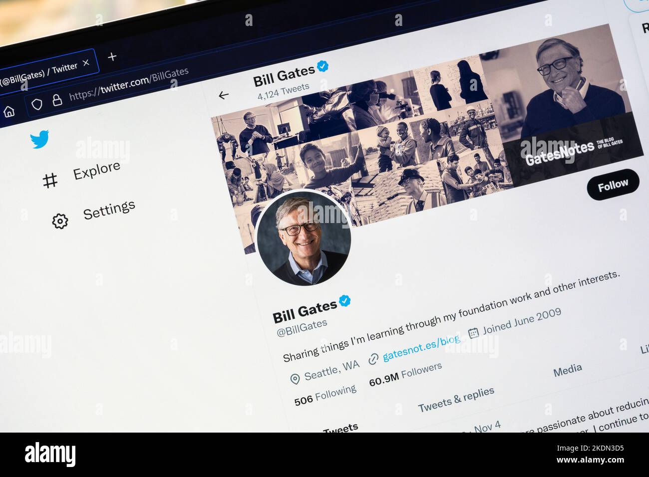 Twitter-Profilseite für William (Bill) Henry Gates III, einen amerikanischen Wirtschaftsmagnaten, Softwareentwickler, Investor, Autor und Philanthropen Stockfoto