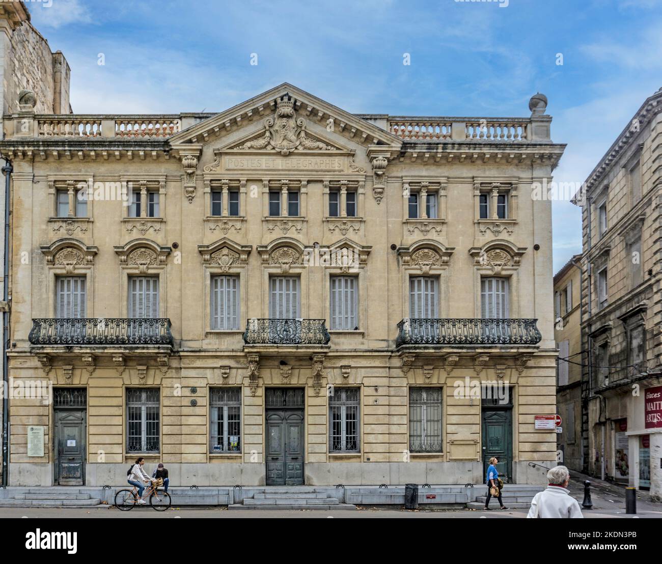 Hôtel des Postes, ehemaliges Postamt am Place de la République, Arles, Frankreich. Erbaut am Ende des 19h. Jahrhunderts. Stockfoto