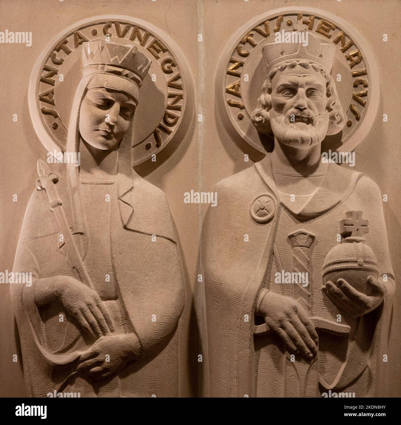 Die Ehegatten Saint Cunigunde von Luxemburg und Saint Henry II der Überschwängliche. Kathedrale Notre-Dame de Luxembourg in Luxemburg. Stockfoto