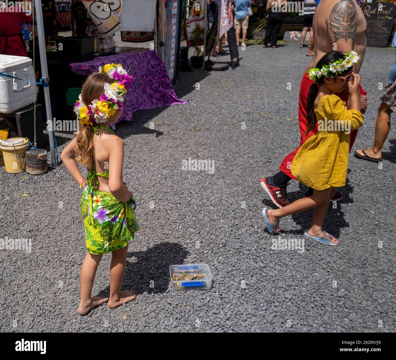 Raratonga Cook Islands Ausflug 2022 Feiertage Markt Tag Tänzer Kinder betteln tatoo Stockfoto