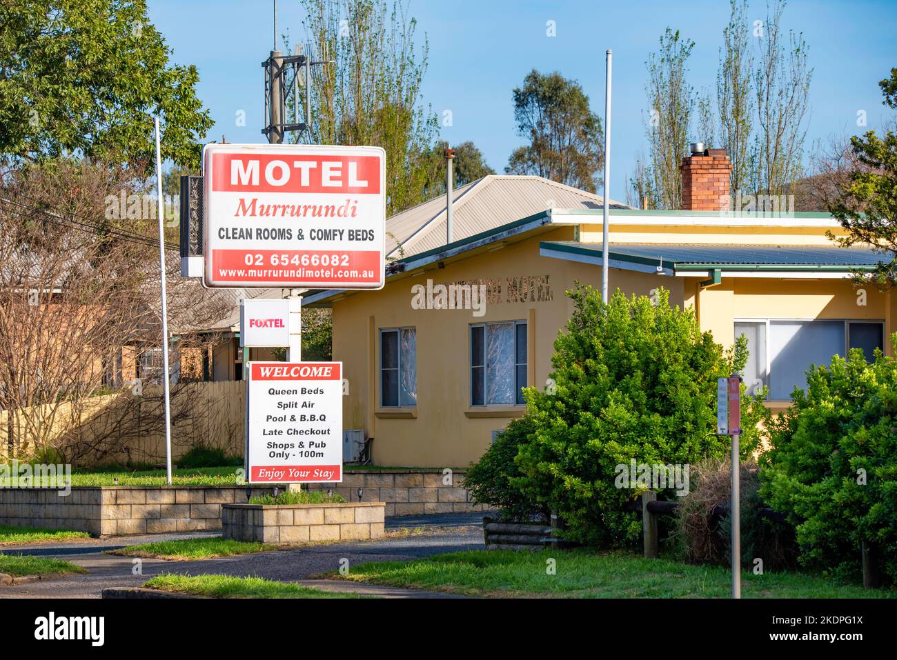 Motel-Schilder und das Murrurundi Motel in Murrurundi New South Wales, Australien Stockfoto