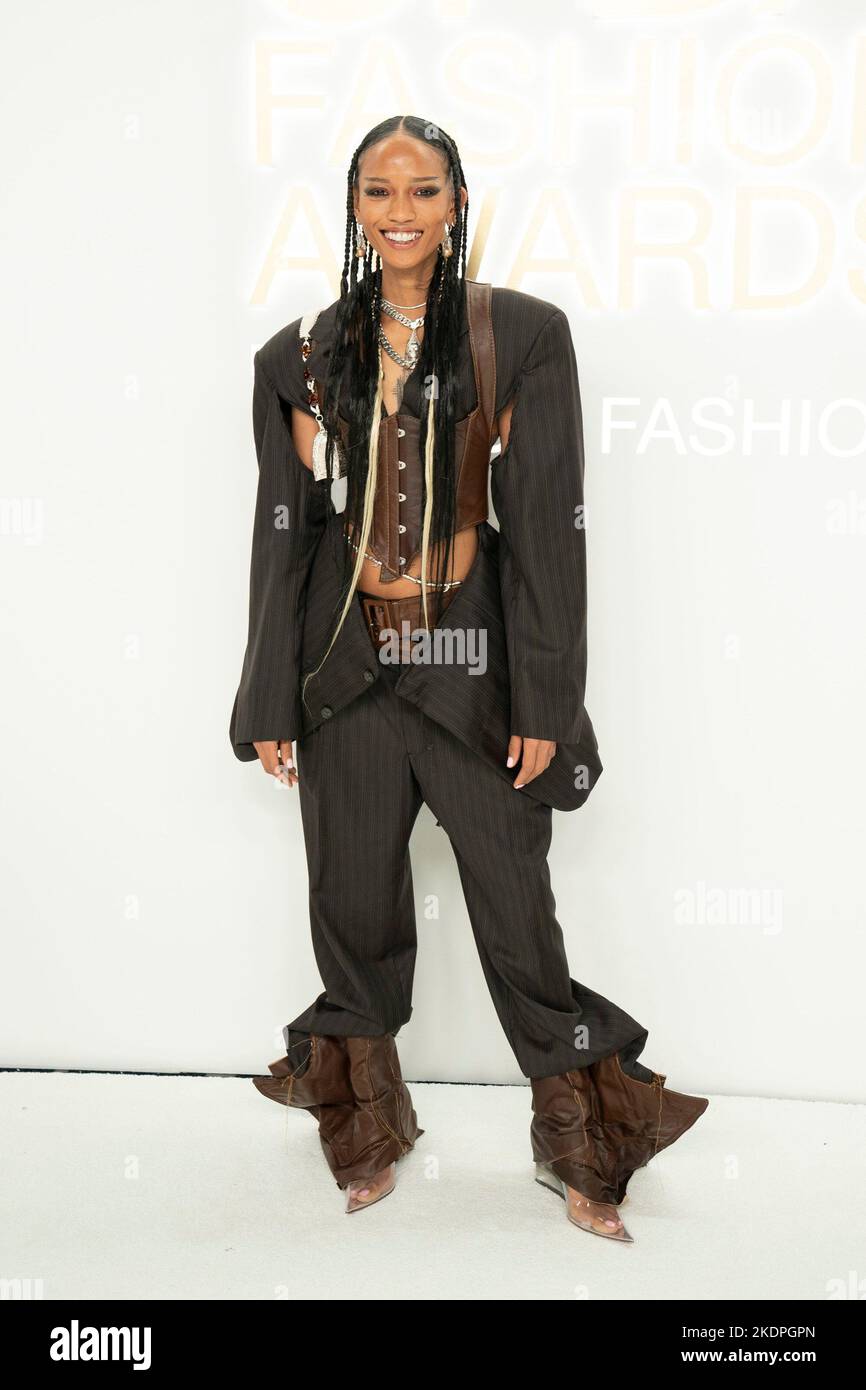 New York, NY, USA. 7.. November 2022. Adesuwa Aighewi bei der Ankunft für die CFDA Fashion Awards 2022 - Teil 2, Cipriani South Street, New York, NY 7. November 2022. Kredit: Kristin Callahan/Everett Collection/Alamy Live Nachrichten Stockfoto