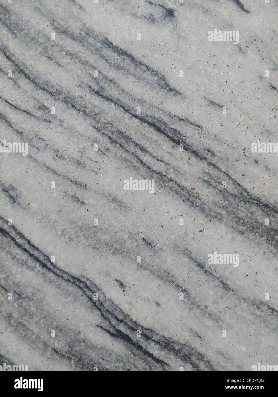 Diagonal grau weiß getragen Marmor Hintergrund Muster. Stockfoto