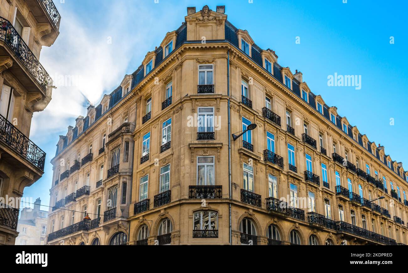 Fassade von Bordeaux Gebäude, New Aquitaine in Frankreich Stockfoto