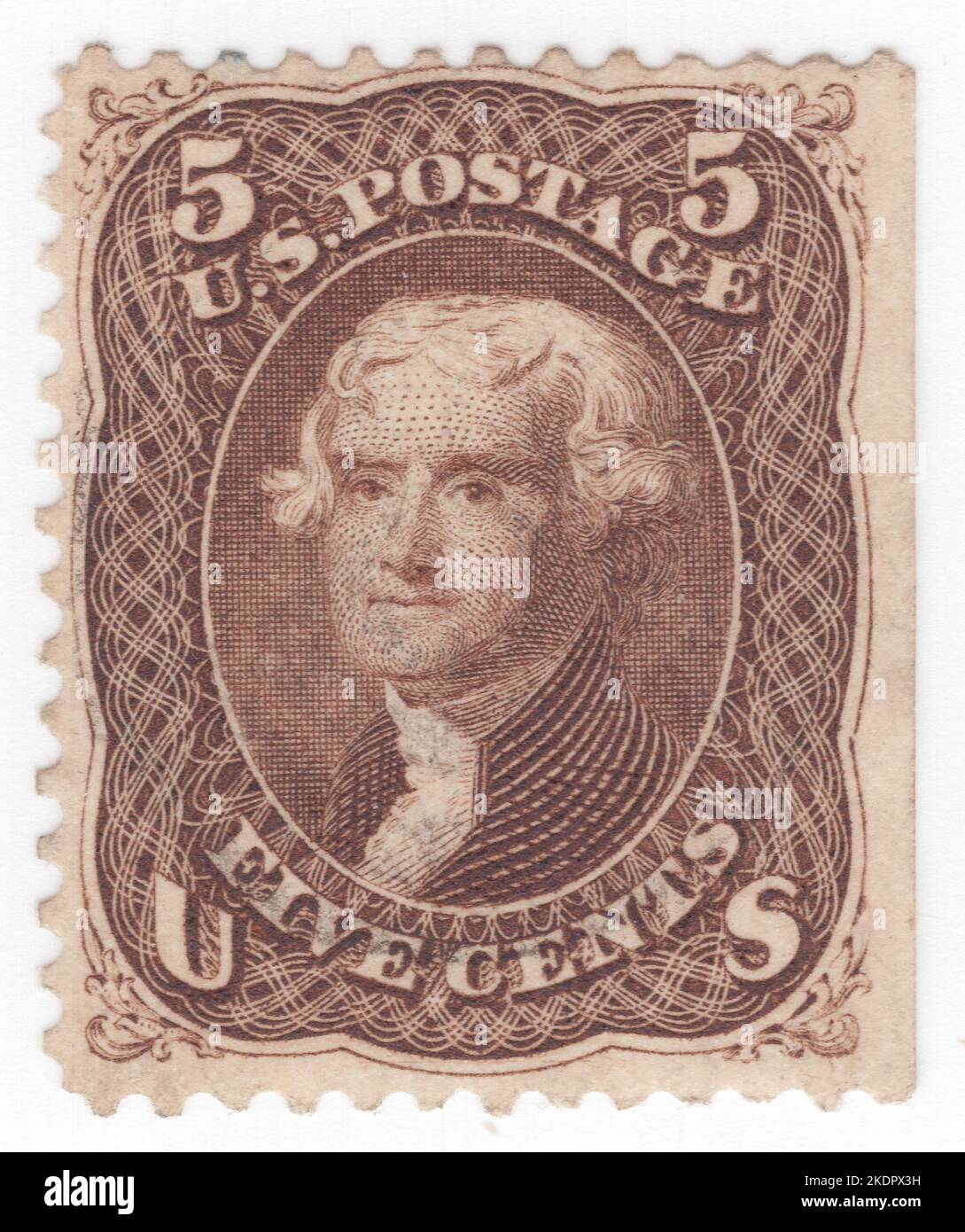 USA - 1861: Eine 5 Cent braune Briefmarke, die das Porträt von Thomas Jefferson, einem amerikanischen Staatsmann, Diplomaten, Anwalt, Architekten, Philosoph und Gründungsvater, der von 1801 bis 1809 als dritter Präsident der Vereinigten Staaten diente. Zuvor war er der zweite Vizepräsident unter John Adams und der erste US-Außenminister unter George Washington. Der Hauptautor der Unabhängigkeitserklärung, Jefferson, war ein Befürworter der Demokratie, des Republikanismus und der individuellen Rechte und motivierte amerikanische Kolonisten, aus dem Königreich Großbritannien auszubrechen Stockfoto