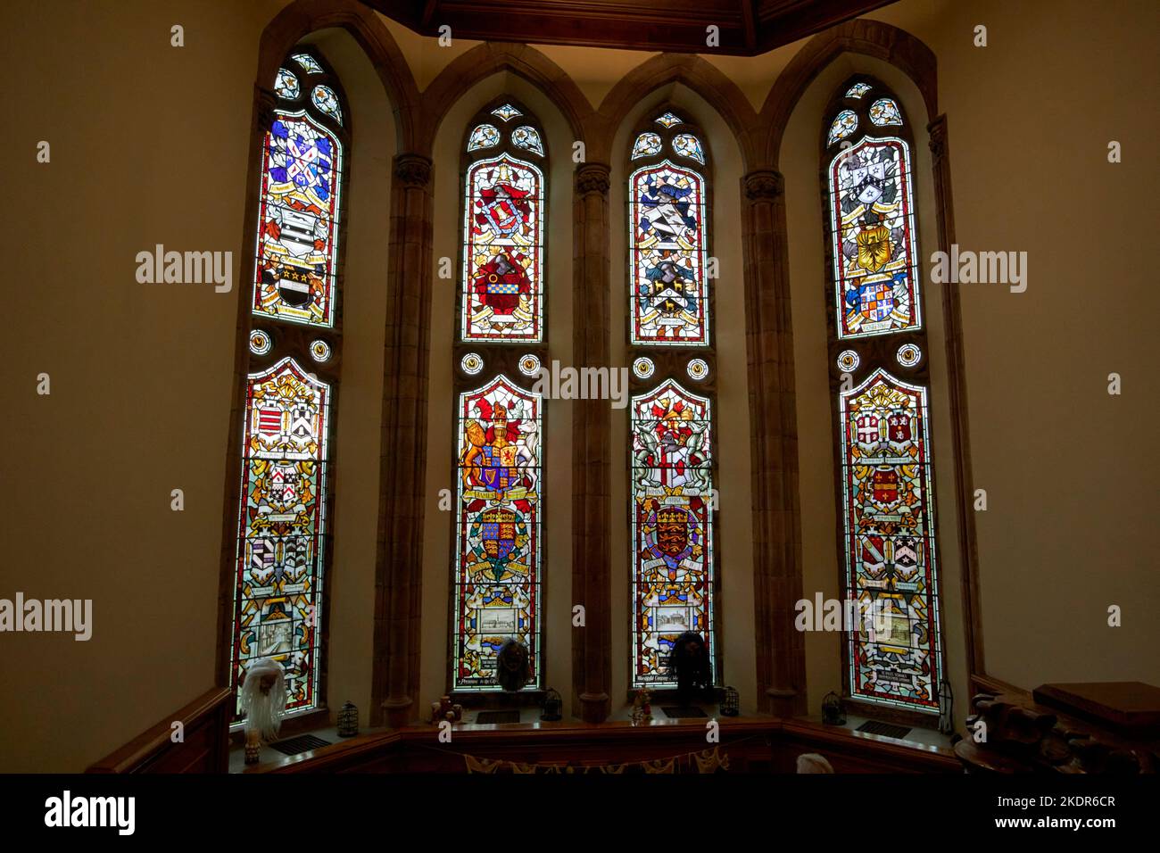 Treppenhaus Buntglasfenster in der guildhall derry londonderry Nordirland großbritannien Stockfoto
