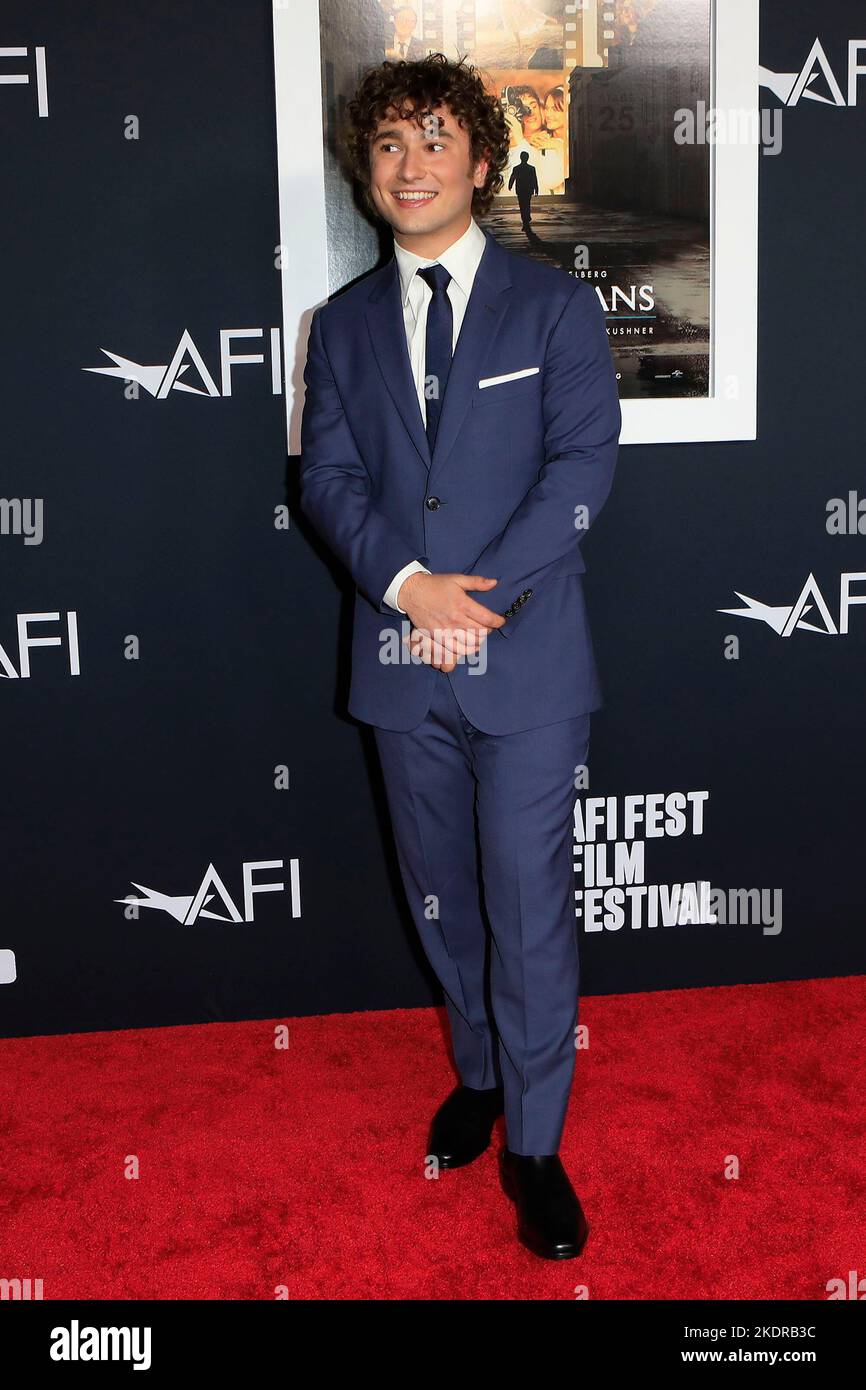 Los Angeles, Kalifornien. 6.. November 2022. Gabriel LaBelle bei der Ankunft zur FABELMANS-Premiere auf dem AFI FEST 2022, TCL Chinese Theatre, Los Angeles, CA, 6. November 2022. Kredit: Priscilla Grant/Everett Collection/Alamy Live Nachrichten Stockfoto