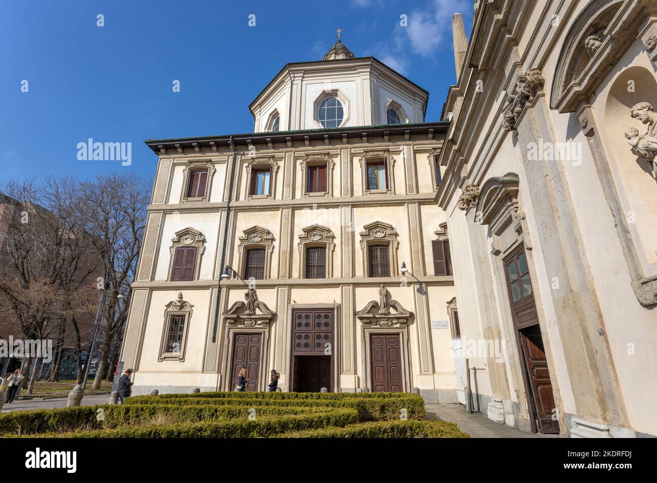 MAILAND, ITALIEN, 5. MÄRZ 2022 - Blick auf das Heiligtum San Bernardino alle Ossa in Mailand, Italien. Stockfoto
