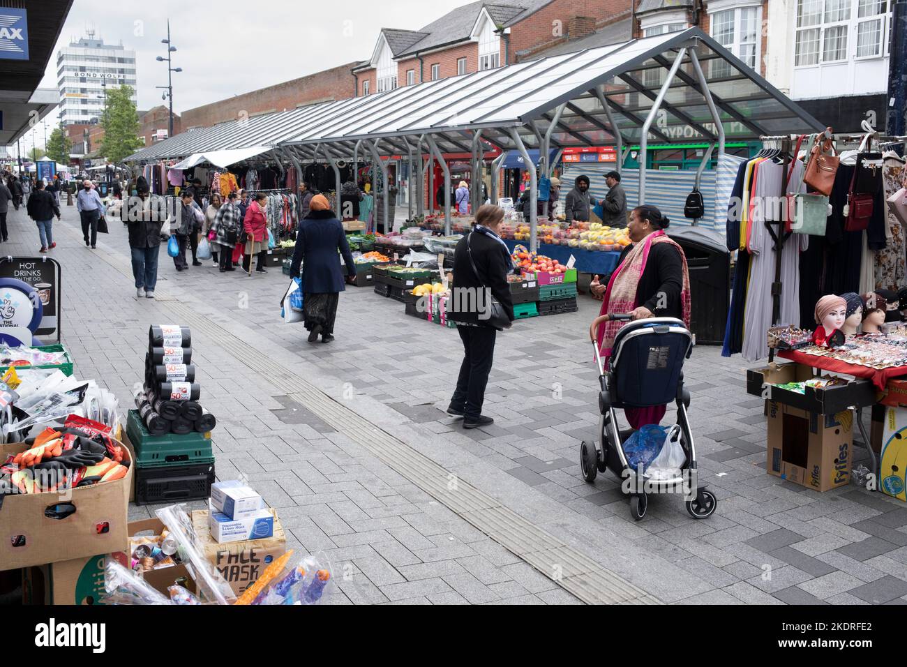 Der Outdoor-Markt in der West Bromwich High Street. Stockfoto