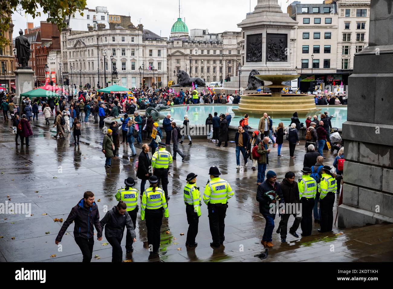 Demonstration über die Regierung am Trafalgar Square, London, Großbritannien Stockfoto