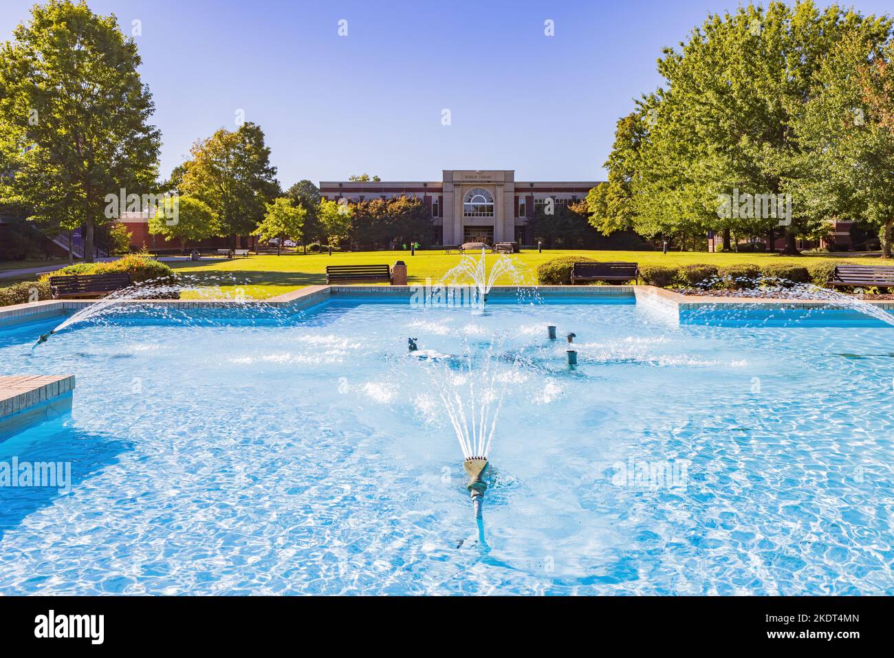 Sonnige Außenansicht des Campus der University of the Ozarks in Arkansas Stockfoto