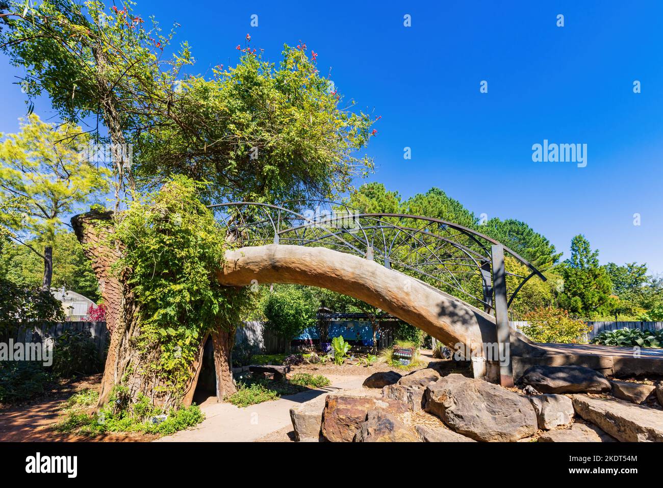 Sonnige Außenansicht des Botanischen Gartens der Ozarks in Arkansas Stockfoto