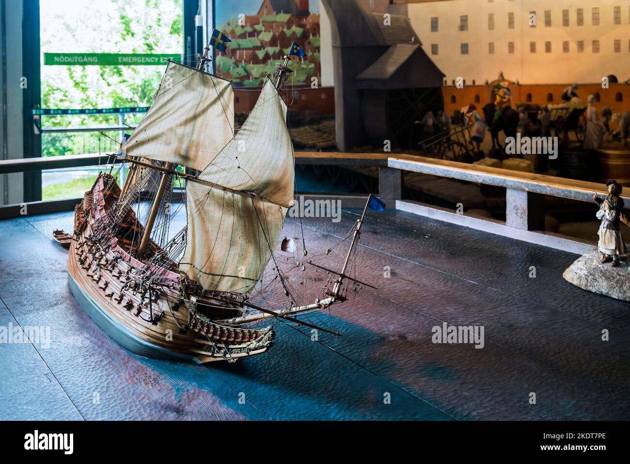 STOCKHOLM, SCHWEDEN - 28. JUNI 2016: Dies ist ein Modell des schwedischen Schiffes der Vasa aus dem 17.. Jahrhundert, das vom Meeresboden angehoben wird. Stockfoto