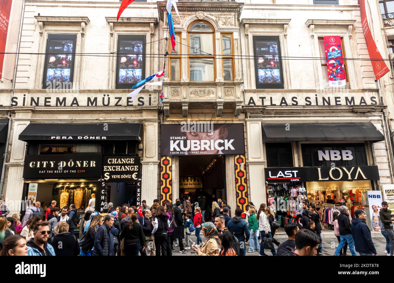 İstanbul Sinema Müzesi - Museum und Theater. Außen mit dem Schild Istanbul, Türkei. Atlas Sinemasi Istanbul Stockfoto