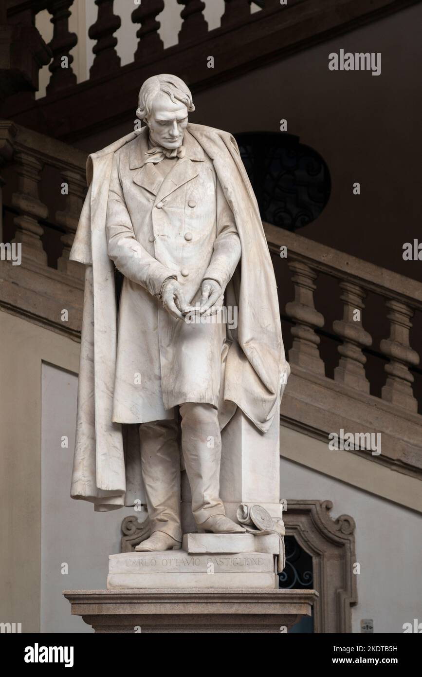 Italien, Lombardei, Mailand, Courtyrard von Brera, Carlo Ottavio Castiglioni Statue von Antonio Galli Bildhauer Datum 1855 Stockfoto