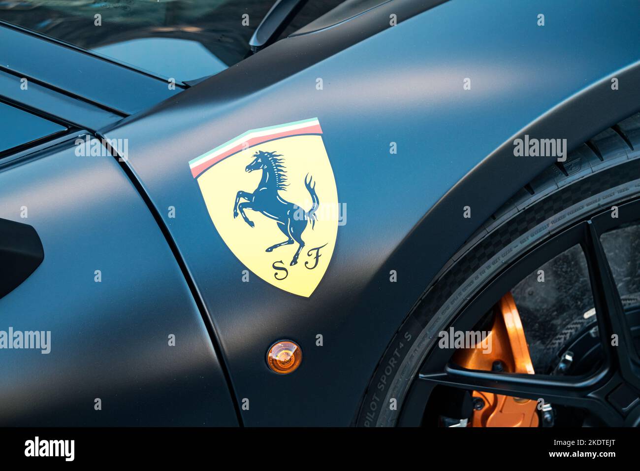 Detail eines Ferrari 488 Pista Luxus-Coupés. Stockfoto