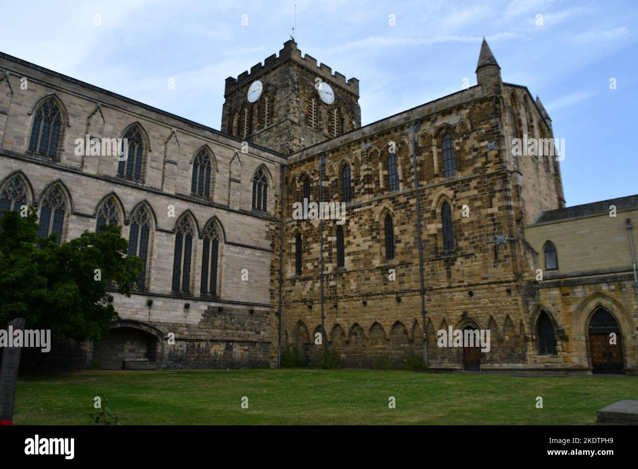 Hexham Abbey aus dem Südwesten. Hexham; Northumberland; England; Großbritannien; Großbritannien Stockfoto