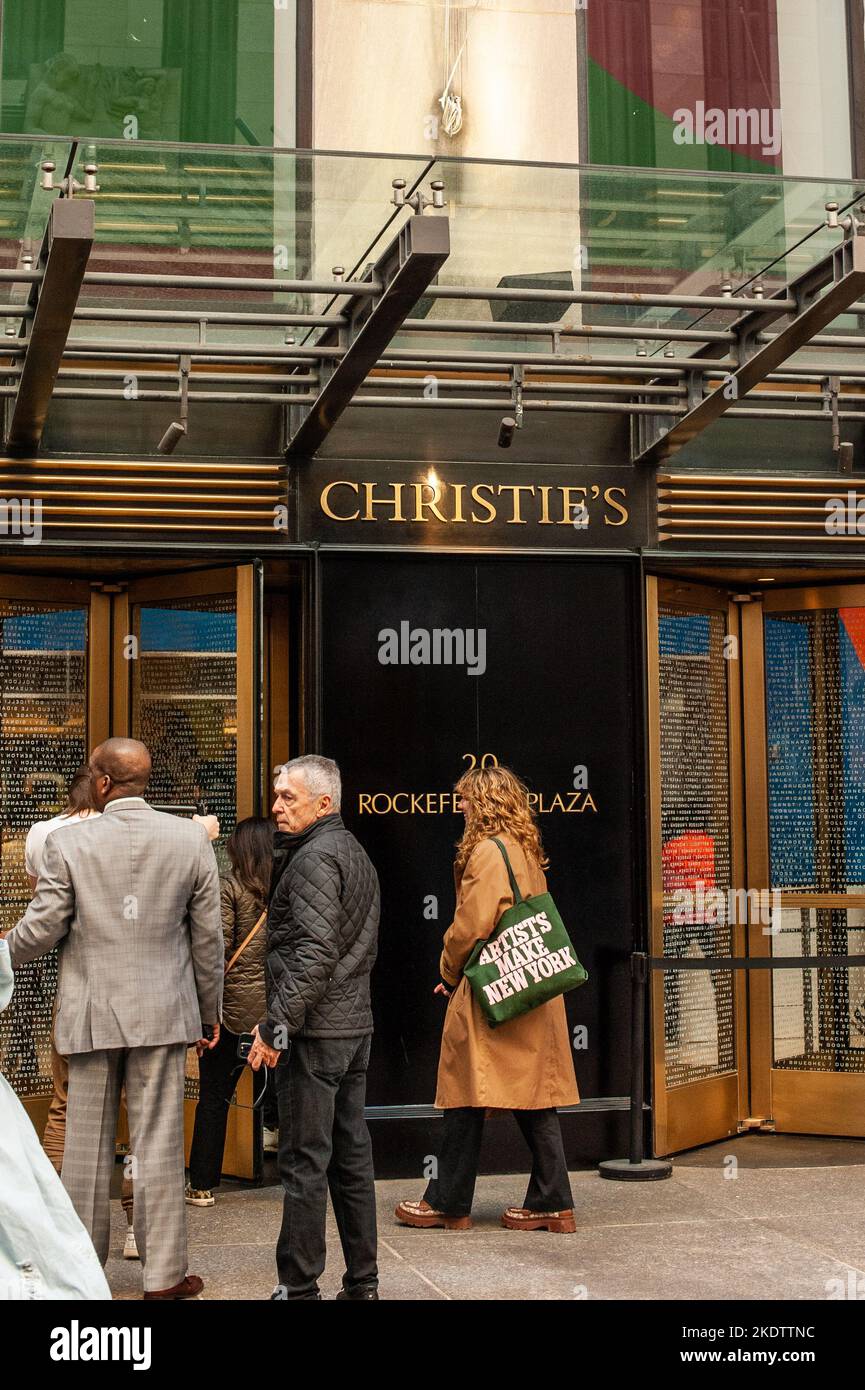 Am 8. November 2022 wird Visionary: The Paul G. Allen Collection in Christie’s New York Galleries im Rockefeller Center in New York, NY, vorgestellt. Die Auktion soll vom 9. Bis 10. November 2022 stattfinden und hat einen Wert von mehr als $1 Milliarden Euro. Die Sammlung des Philanthropen Paul G. Allen, Mitbegründer von Microsoft, umfasst mehr als 150 Meisterwerke aus 500 Jahren Kunstgeschichte. Alle Erlöse gehen an die Philanthropie. (Foto von TJ Roth/Sipa USA) Stockfoto