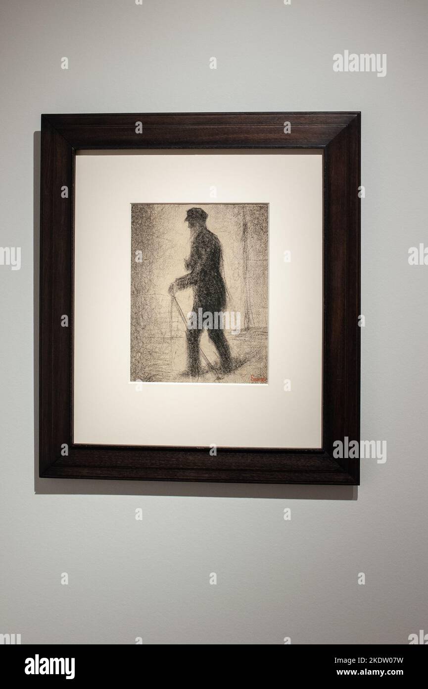 Georges Seurat (1859-1891) en marche gestempelt mit Signatur 'Seurat' (Lugt 2282a; unten rechts) schwarzer Conté-Kreide auf Papier, auf Papier gelegt 12 1/2 x 9 5/8 Zoll (31,8 x 24,4 cm.) Gezogen um 1882 Schätzung von USD 1.000.000 - USD 1.500.000 zu sehen im Visionary: The Paul G. Allen Collection präsentiert in Christie's New York Galleries im Rockefeller Center in New York, NY am 8. November 2022. Die Auktion soll vom 9. Bis 10. November 2022 stattfinden und hat einen Wert von mehr als $1 Milliarden Euro. Die Sammlung des Philanthropen Paul G. Allen, Mitbegründer von Microsoft, umfasst mehr als 150 Meisterwerke Stockfoto