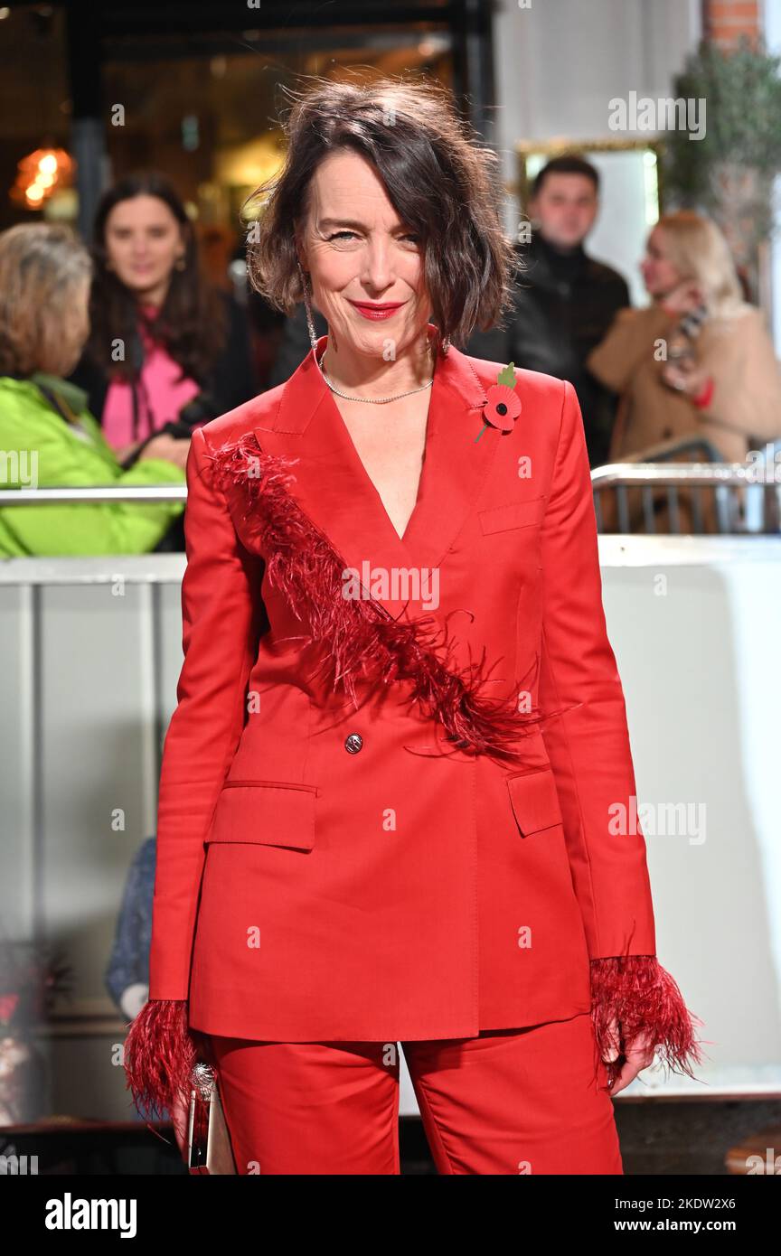 London, Großbritannien. 8.. November 2022. Olivia Williams besucht Netflix präsentieren die Welt permiere - die fünfte Staffel von The Crown im Theatre Royal, Drury Lane, am 8. November London, Großbritannien. Stockfoto