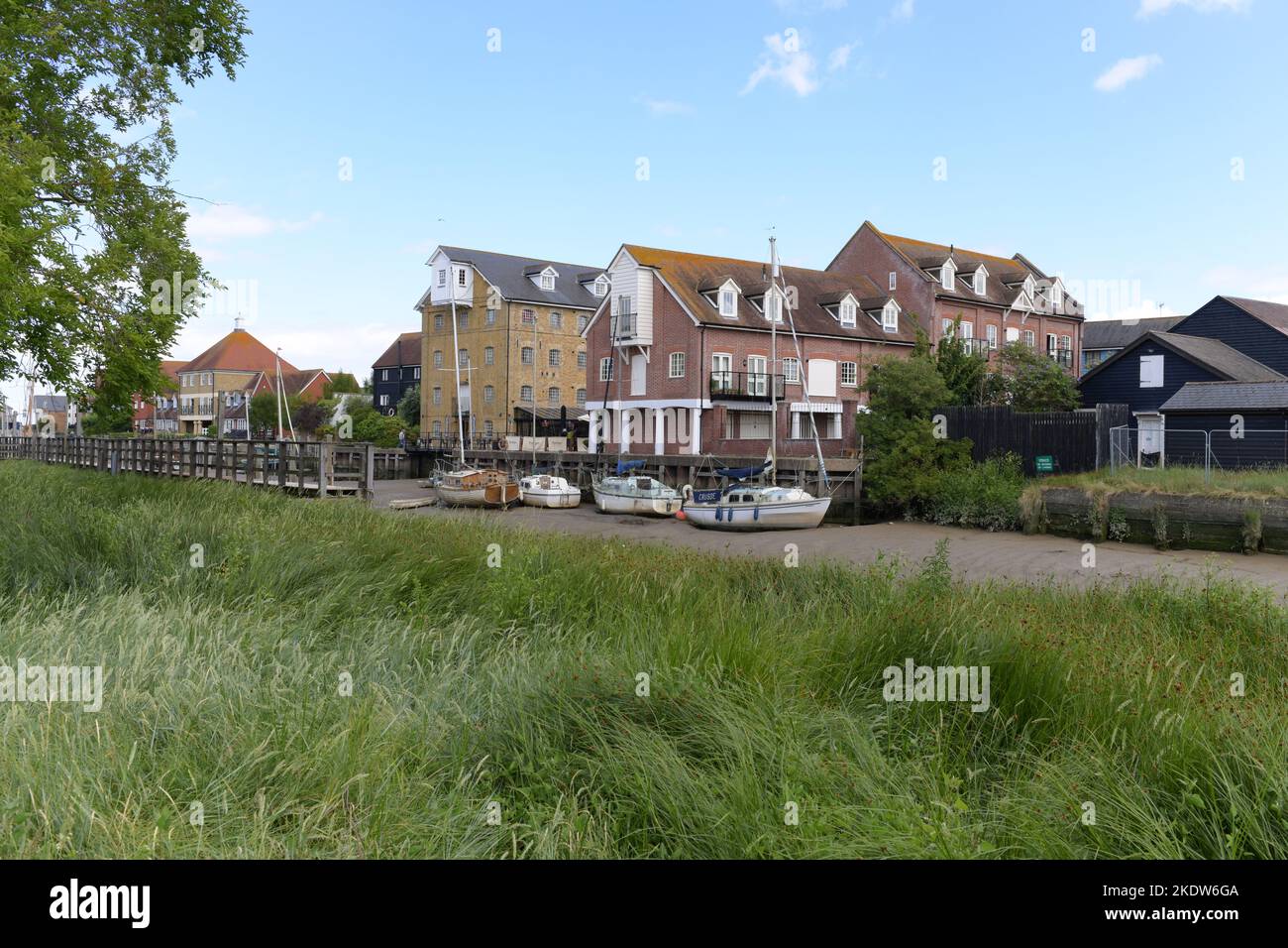 Faversham Creek vom Saxon Shore Way aus gesehen, Faversham, Kent, England, Großbritannien Stockfoto