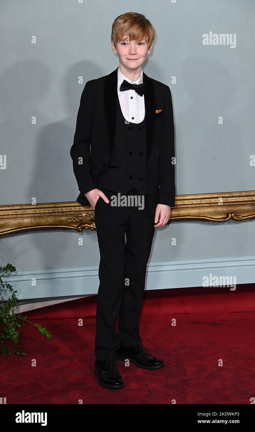 London, Großbritannien. 08.. November 2022. 8.. November 2022, London, Großbritannien. Will Powell bei der Weltpremiere der Crown Season 5 im Theatre Royal, Drury Lane, London. Quelle: Doug Peters/Alamy Live News Stockfoto