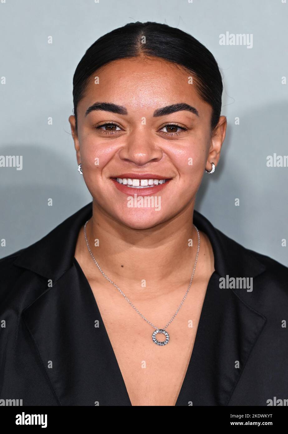 London, Großbritannien. 08.. November 2022. 8.. November 2022, London, Großbritannien. Jess Carter bei der Weltpremiere der Crown Season 5, Theatre Royal, Drury Lane, London. Quelle: Doug Peters/Alamy Live News Stockfoto