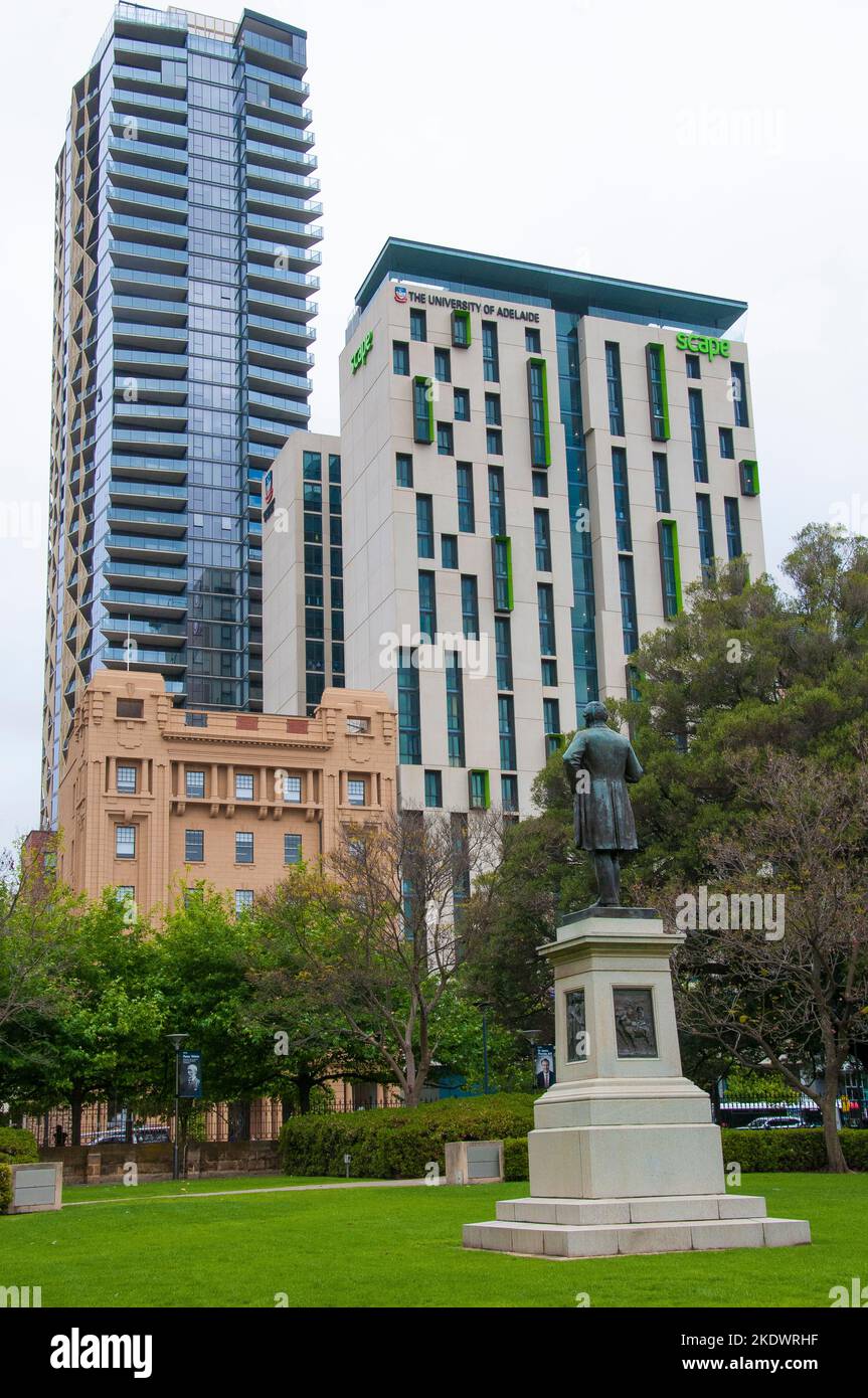 Gebäude der University of Adelaide vom Hauptcampus auf der North Terrace, Adelaide, Südaustralien aus gesehen Stockfoto