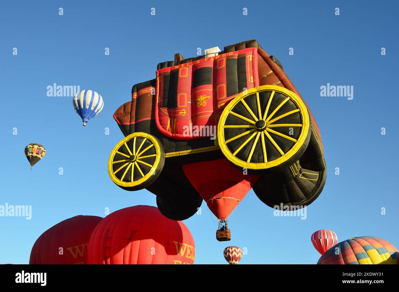 Ballon in besonderer form -Fotos und -Bildmaterial in hoher Auflösung ...