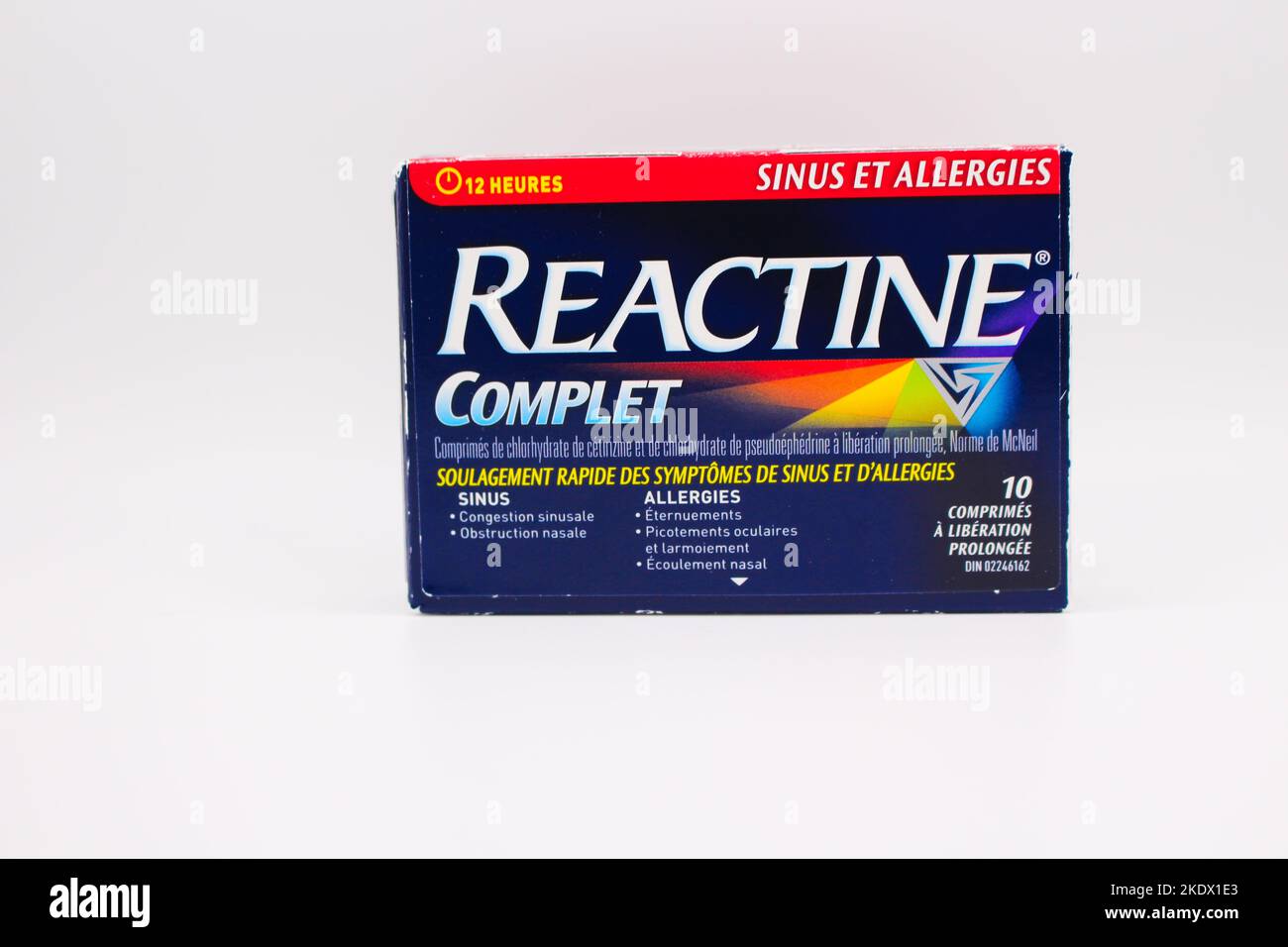 Reaktine komplette Allergiemedizin in französischen Worten auf der Schachtel in Surrey, BC geschrieben Stockfoto