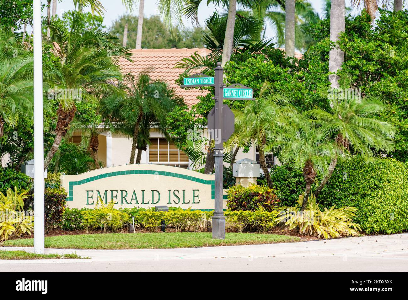 Weston, FL, USA - 8. November 2022: Foto des Wohnviertels Emerald Isle Stockfoto