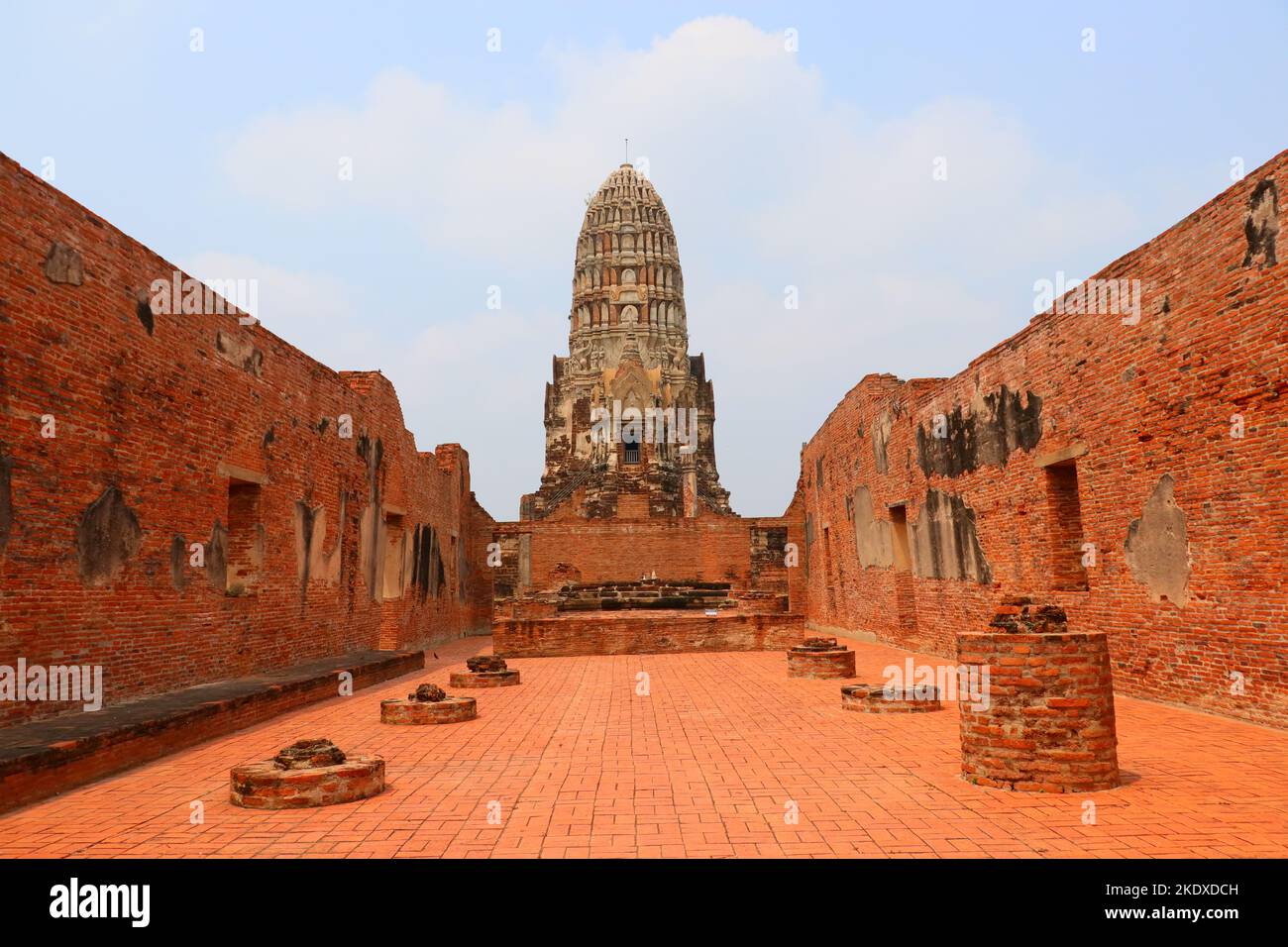 Archäologische Stätte in Wat Ratchaburana, Provinz Ayutthaya Stockfoto