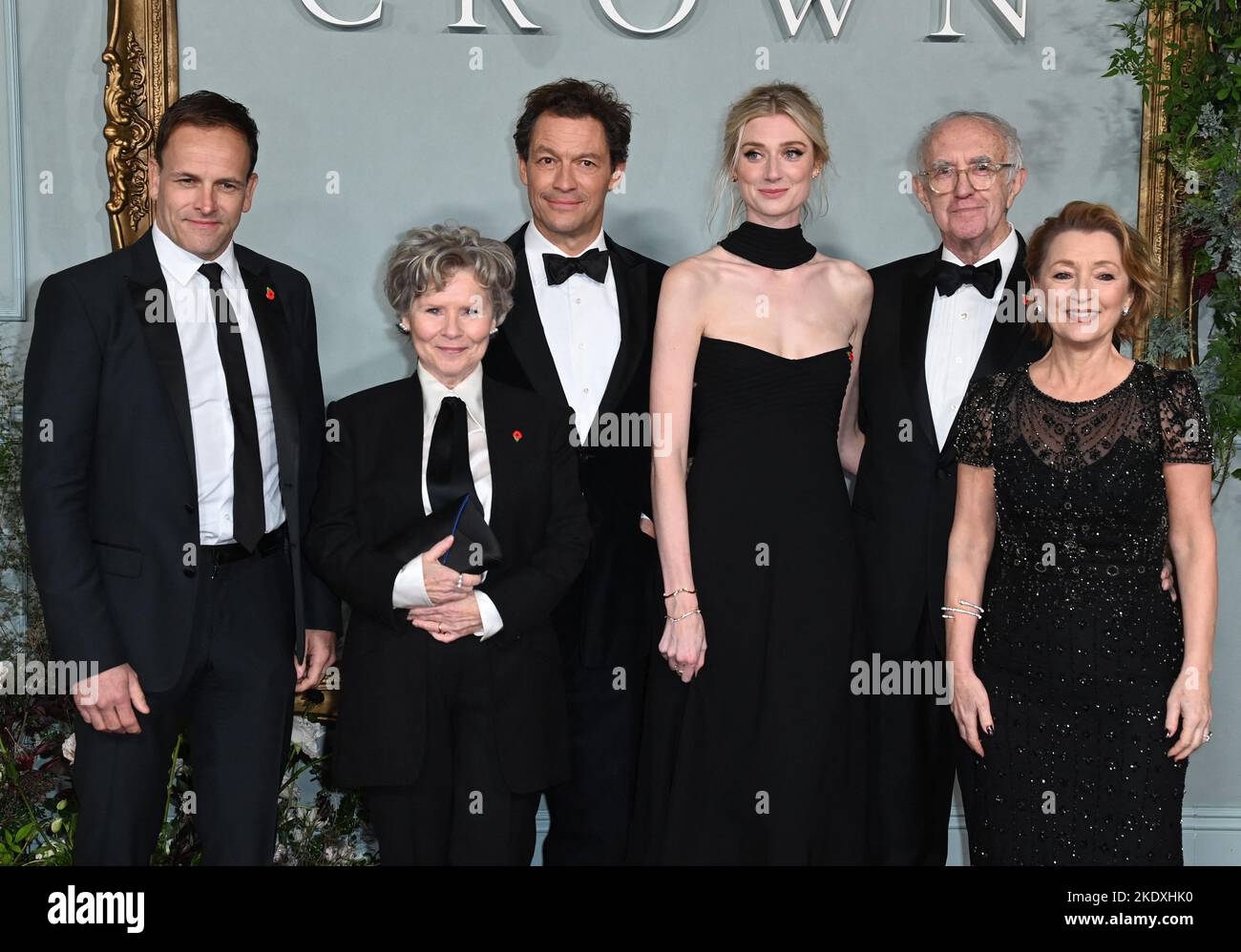 Jonny Lee Miller, Dominic West, Elizabeth Debicki, Imelda Staunton, Jonathan Pryce und Lesley Manville bei der Crown, Staffel 5 Weltpremiere, am 8.. November 2022 in London, Großbritannien. Foto von Stuart Hardy/ABACAPRESS.COM Stockfoto