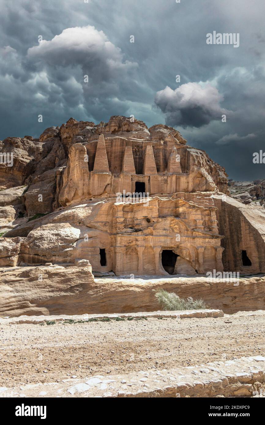 Zerstörtes Gebäude in der antiken Stadt Petra. Jordanien Stockfoto