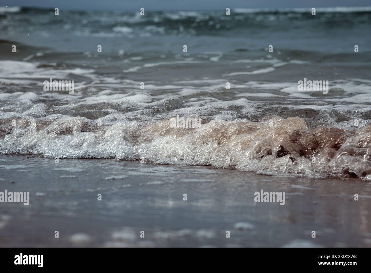 Graue Ostsee in ruhigen Tag. Stockfoto