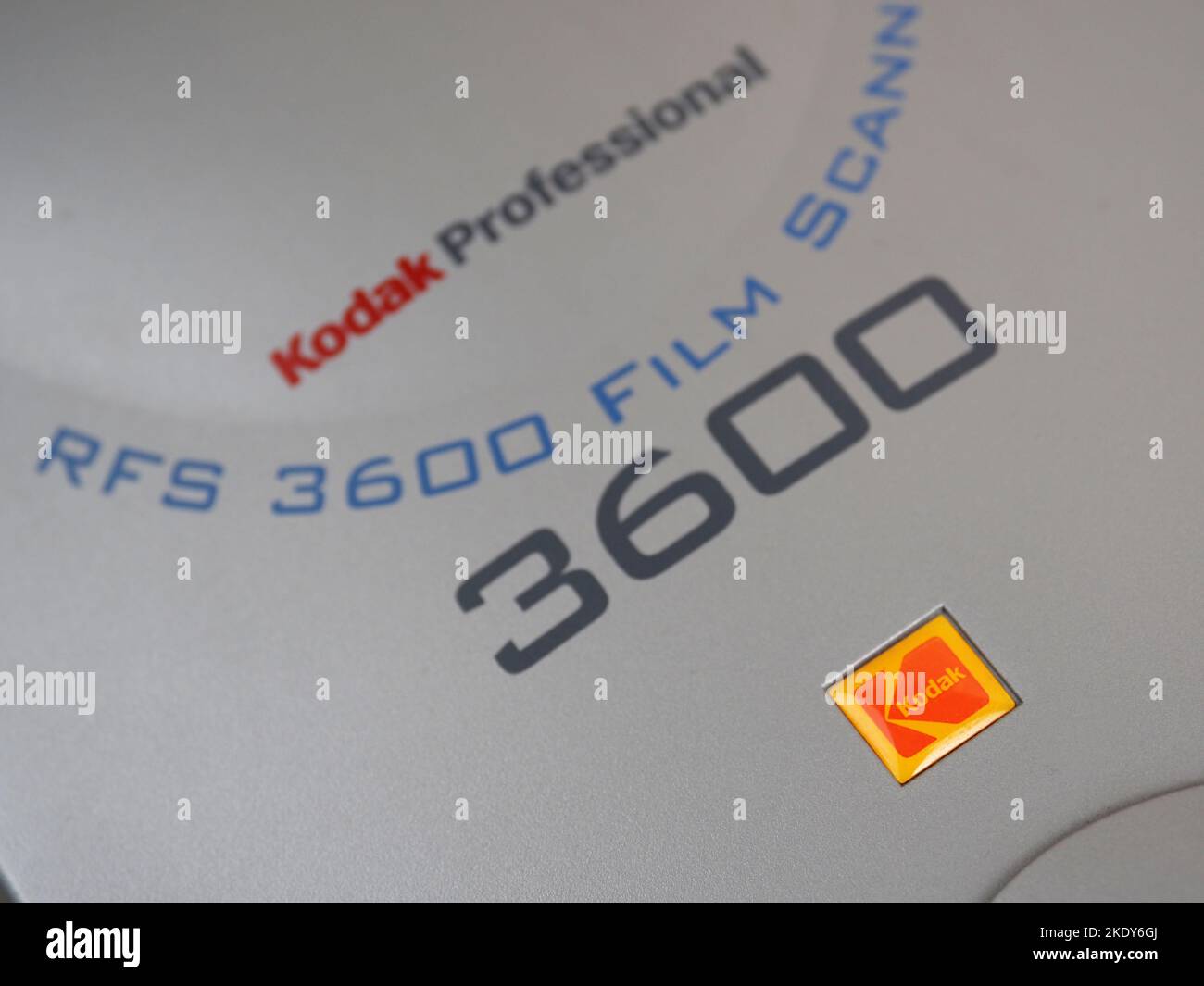 Deutschland. 09.. November 2022. In dieser Abbildung ist der Kodak Professional RFS 3600 Filmscanner zu sehen. Das Gerät ist zum Scannen von Negativen und Dias konzipiert. Kredit: SOPA Images Limited/Alamy Live Nachrichten Stockfoto