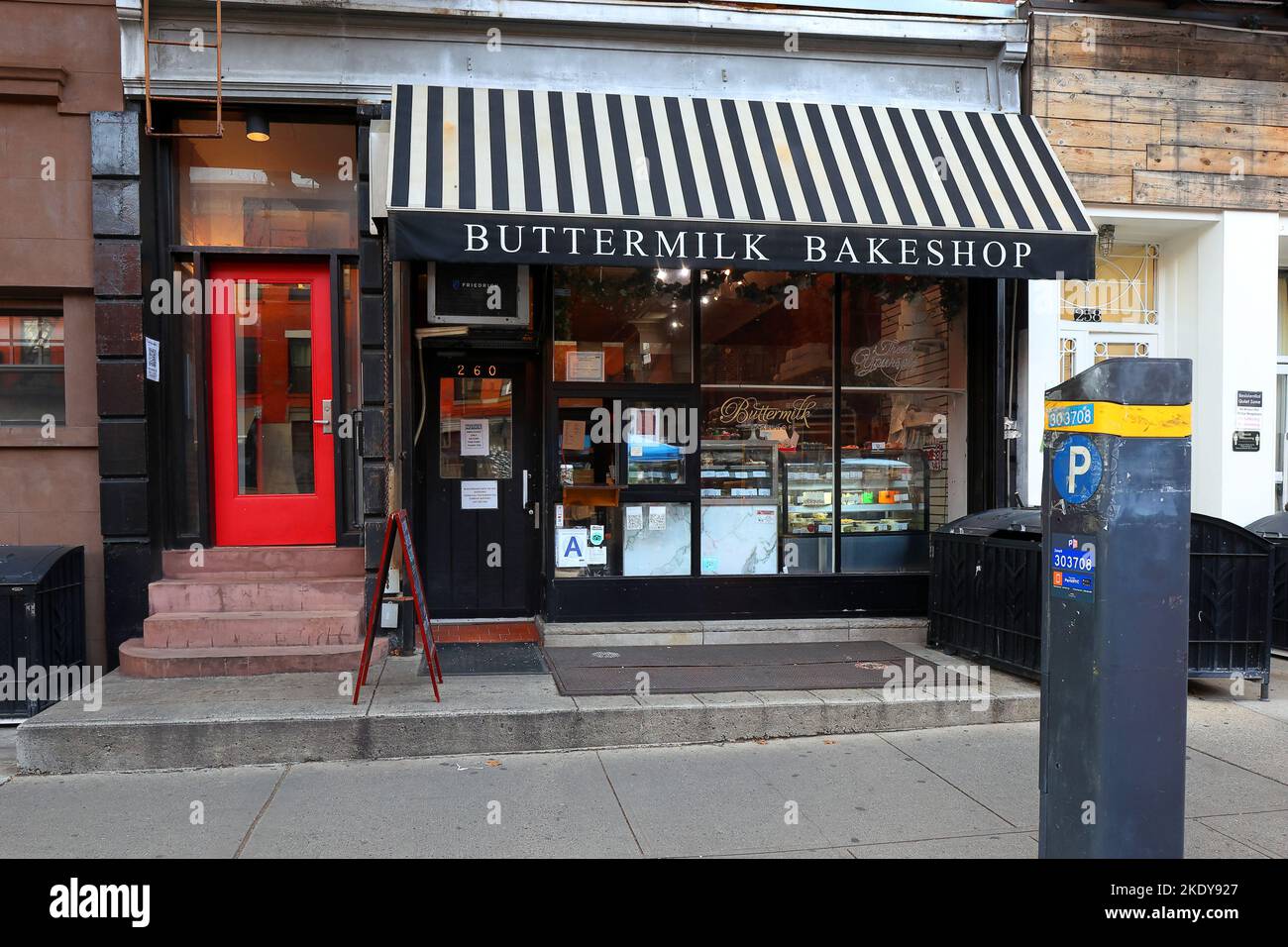 Buttermilk Bakeshop, 260 5. Ave, Brooklyn, New York, NYC Schaufensterfoto einer Kuchenbäckerei in Park Slope. Stockfoto
