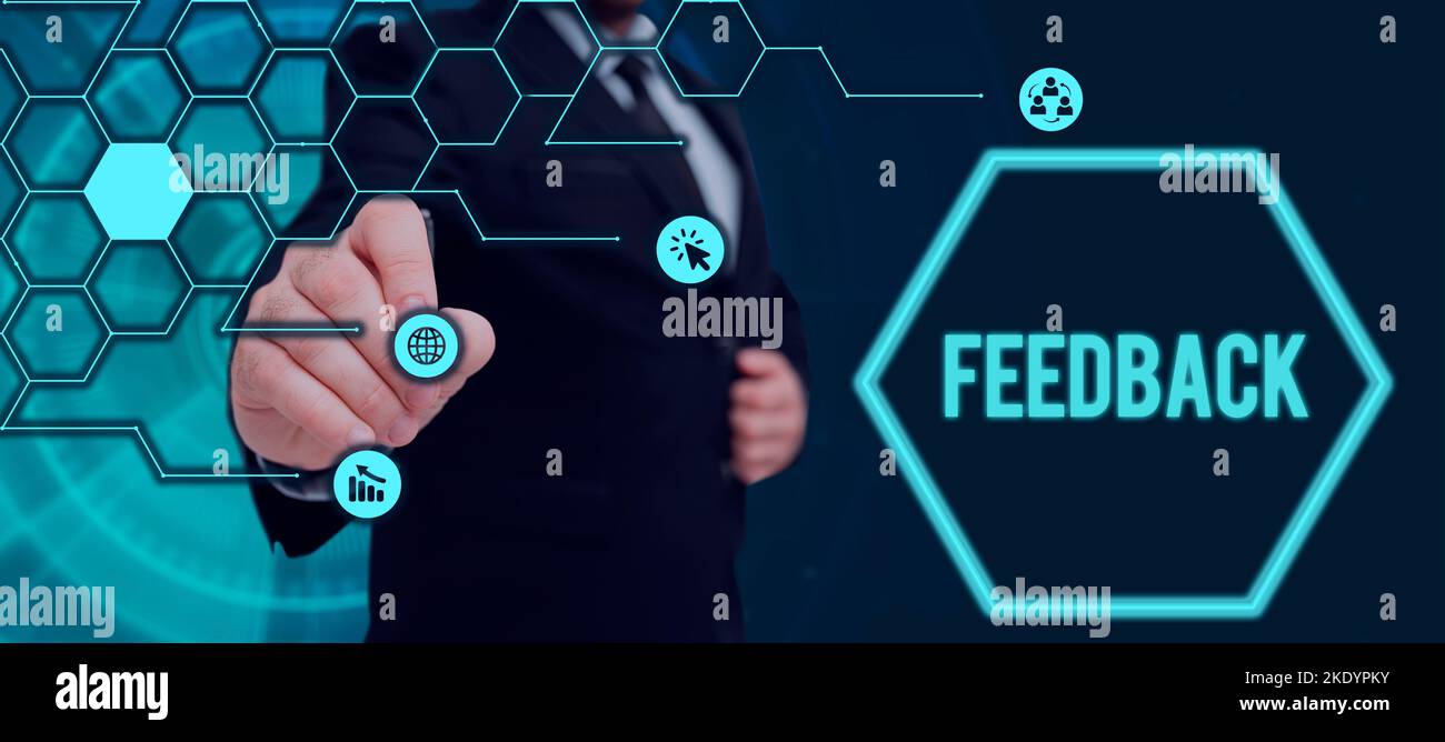 Schreiben mit Text Feedback, Wort geschrieben bei Übermittlung von evaluativen oder korrigierenden Informationen über Maßnahmen Stockfoto