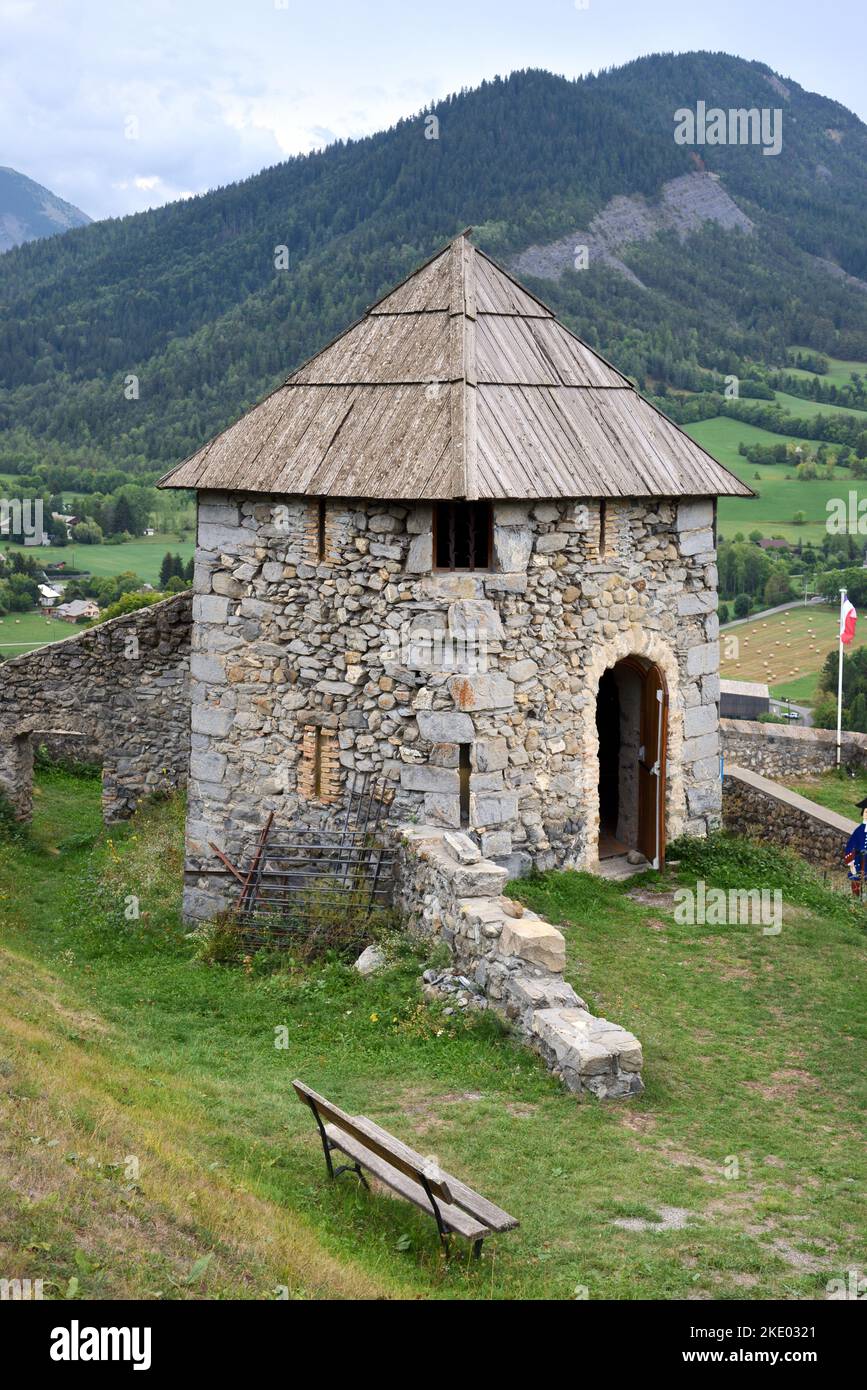 Poudrière, Armoury, Gunpowder Magazine oder Munitionslager in der Festung Vauban, Fort, Schloss oder Zitadelle Seyne oder Seyne-les-Alpes Frankreich Stockfoto