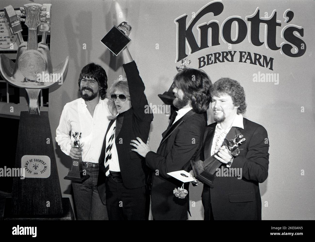 **DATEI FOTO** Gründungsmitglied von Alabama, Jeff Cook, ist verstorben. Alabama bei den Annual Academy of Country Music Awards 17. auf Knott's Berry Farm am 29. April 1982. Quelle: Ralph Dominguez/MediaPunch Stockfoto