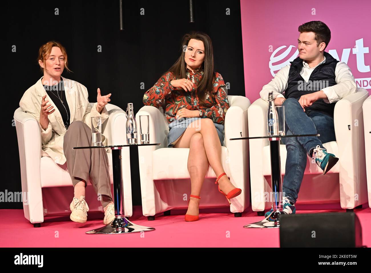 London, England, Großbritannien. 9.. November 2022. Bex Landale, Bridget Donaldson, Craig Everett von „Tomorrows Travel Leaders Panel“ bei Where Travel & Tourism Meet auf dem World Travel Market London die International Travel Trade Show #WTMLDN auf der Excel London. Quelle: Siehe Li/Picture Capital/Alamy Live News Stockfoto