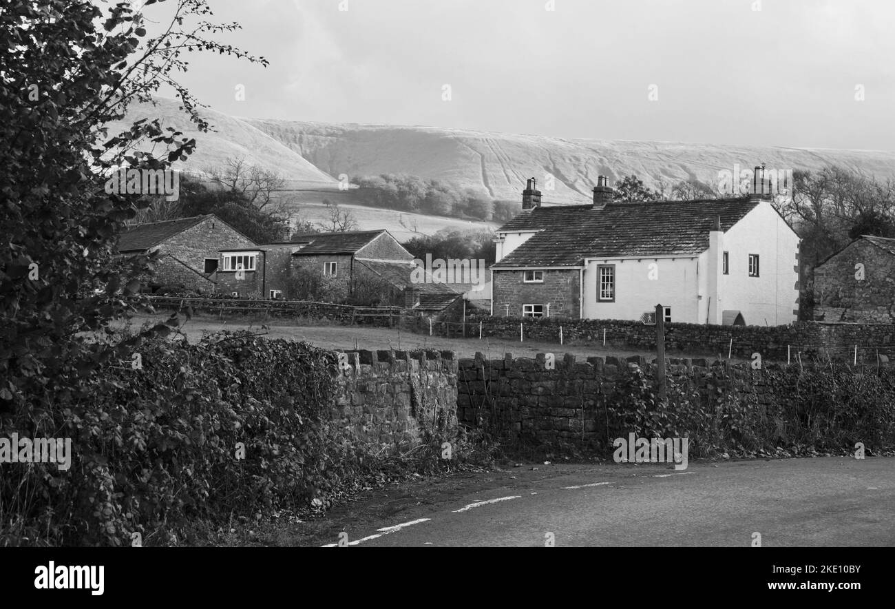 Blick auf Pendle Hill vom Dorf Worston, Clitheroe, Lancashire, Großbritannien, Europa Stockfoto