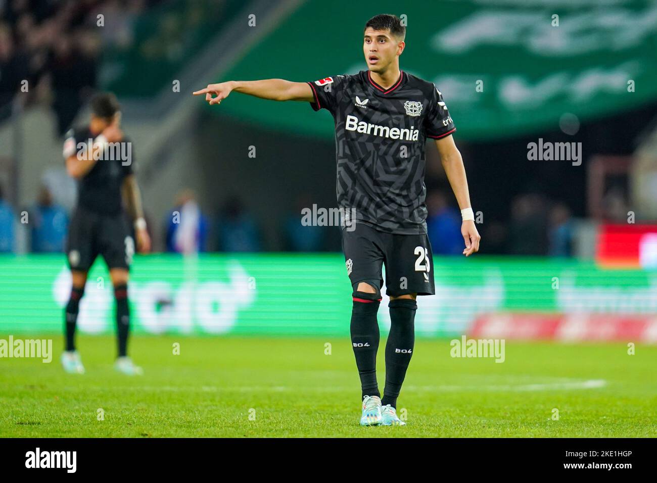 KÖLN, DEUTSCHLAND - NOVEMBER 9: Exequiel Palacios von Bayer 04 Leverkusen während des Bundesliga-Spiels zwischen 1. FC Köln und Bayer 04 Leverkusen am 9. November 2022 im RheinEnergieStadion in Köln (Foto: Rene Nijhuis/Orange Picturs) Stockfoto